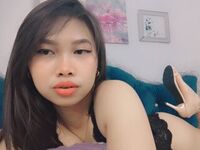 live cam girl AickaChan