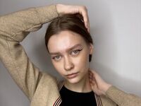 naked camgirl fingering pussy JonnieHillen