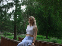 naked webcamgirl photo MelisaMokriski