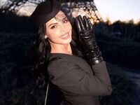 chat room livesex AngelinaKunis