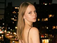 camwhore masturbating SophiePeachy