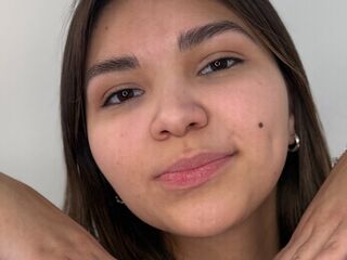 camwhore masturbating with sextoy AdriaKunstlinger