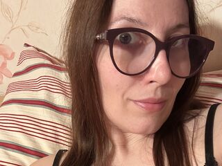 naughty camwhore AlanyssLyon