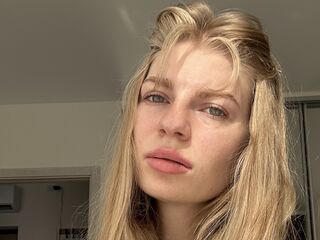 free video chat room AlissMil