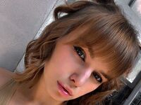 topless girl AlmaBrigs