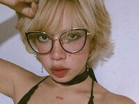 naughty camgirl AmelieMari