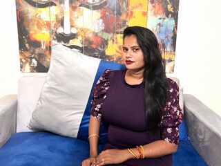 cam girl playing with sextoy AnnaRevolt