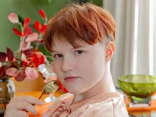 naked girl with webcam AuroraGlo