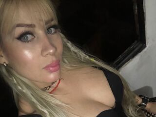 camgirl masturbating with sex toy BarbieLu