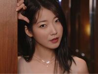 naughty camgirl masturbating with vibrator BeIIaDiana