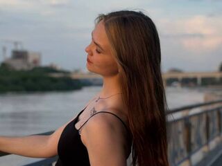 girl topless BeliaAlvino