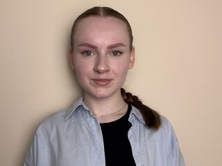 nude camgirl picture BettyannGrenon