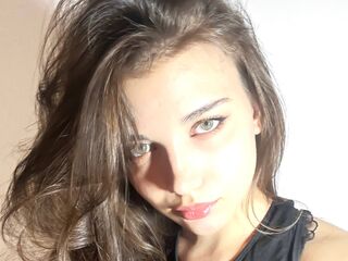 cam girl playing with dildo BriandaLudwic
