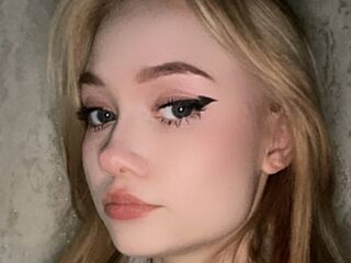 camgirl photo CecilyBurnard