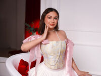 naughty camgirl fingering shaved pussy ChloeCalloway