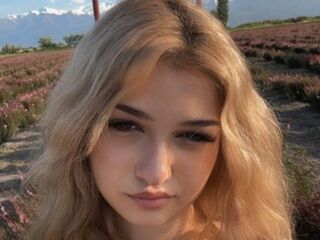 bedroom livesex CloudyFox