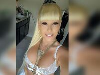 masturbating DellaBlazed