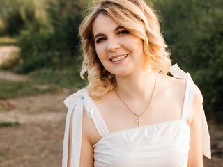 cam stripper DemetriceAkpan