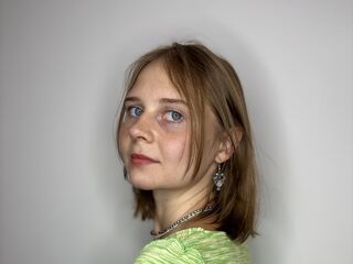 fingering girl DenniseVerso