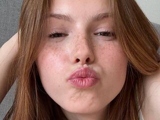 cam girl playing with vibrator DianaMuse