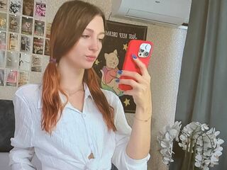 camgirl masturbating with vibrator EddaEngin