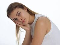 naked girl with webcam masturbating with vibrator ElizSautner