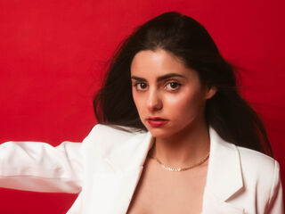 camslut showing pussy EmiliMua