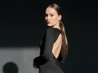 cam chatroom EmilyGiffin