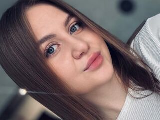 camwhore shaved pussy GloryQuent