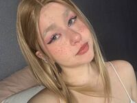 webcamgirl chatroom HoneyLumi