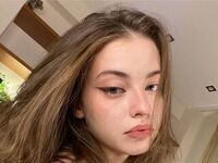 naked camgirl masturbating with vibrator JanetFimbrez