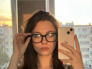 girl shaving pussy JaquelynKonkel