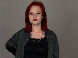 camslut topless KamilahRivers