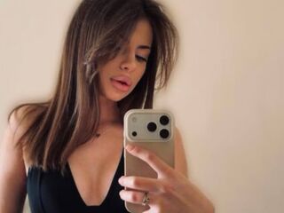 camslut topless KatrinGrant
