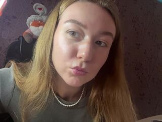 camwhore fingering pussy KayeEliasen