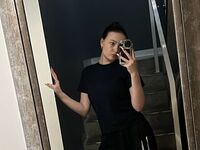 naked webcamgirl KiraBentley