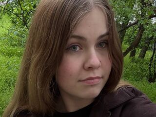 cam girl playing with dildo LarondaManatt