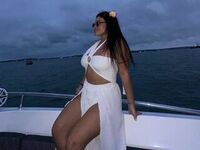 masturbating cam girl LeilaCole