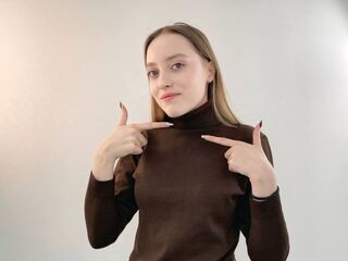 cam girl masturbating with sextoy LewisOtey