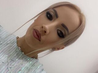 camgirl playing with dildo LillySun