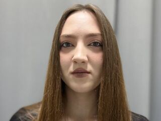 camgirl spreading pussy LisanBrown