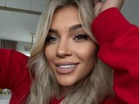 camslut fingering pussy LorennaRyan