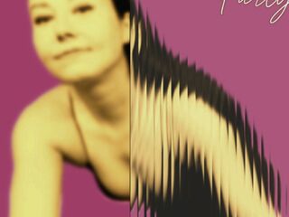 bedroom cam LucyLevatto