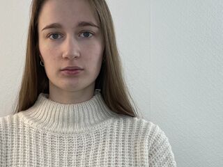 mastubating web cam girl MarcelineLeja