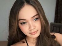 cam girl playing with vibrator MaxCiana