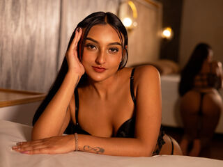 camwhore spreading pussy MelodyBetancourt