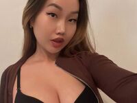 camgirl playing with vibrator MinekoLain