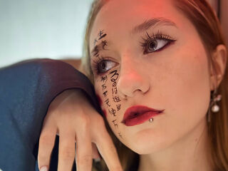 camgirl fingering shaved pussy MistyColacone