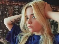 camgirl masturbating with sex toy MonnieMoniz