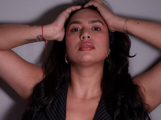 masturbating cam girl MoonIvanna